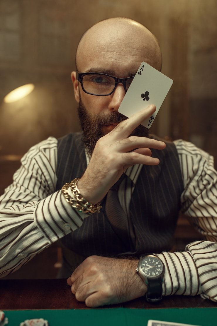 bemo mobile app interface showing live-dealer tables and sportsbook on an Android phone